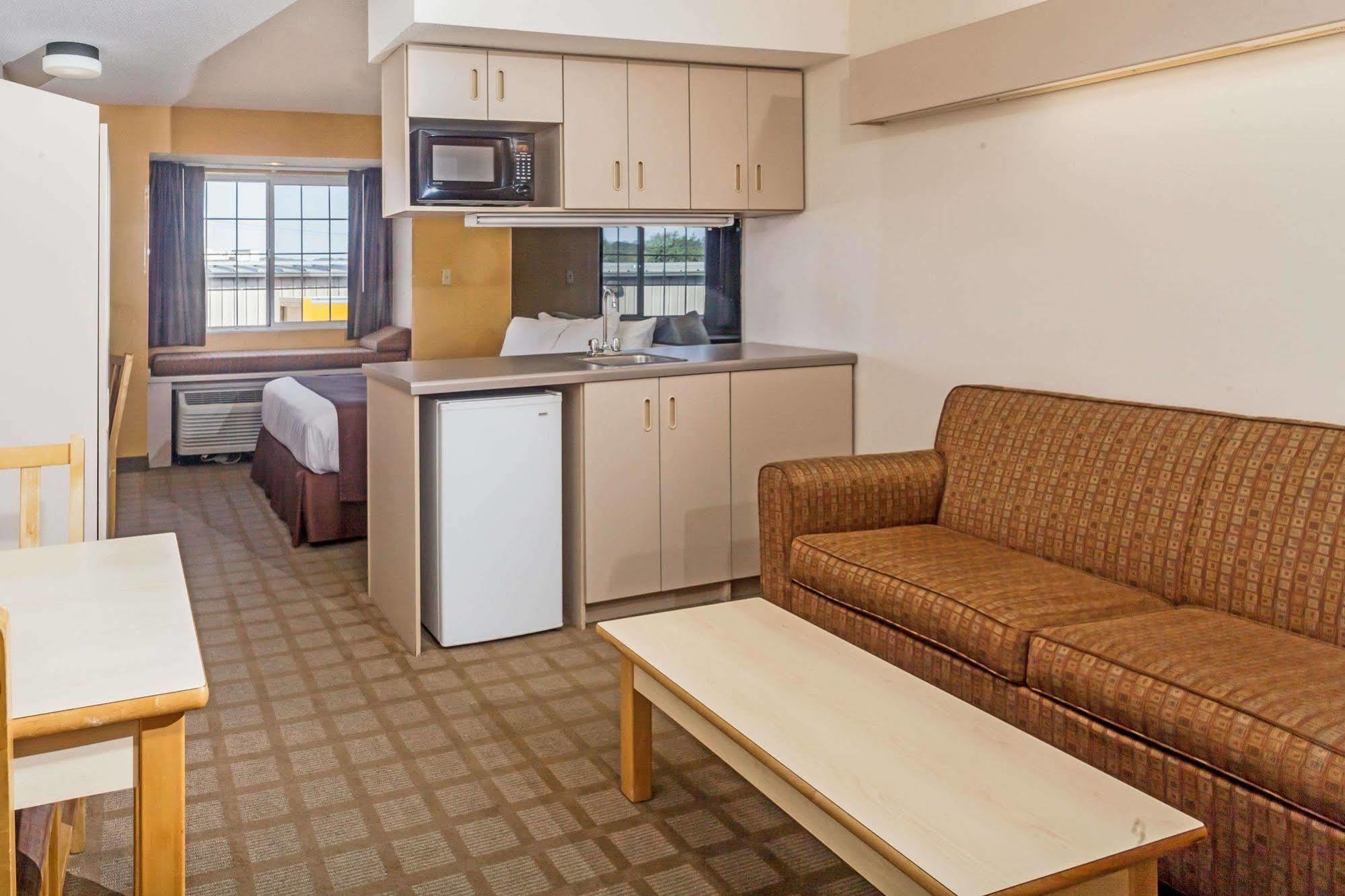 Microtel Inn & Suites By Wyndham Nashville Exterior photo